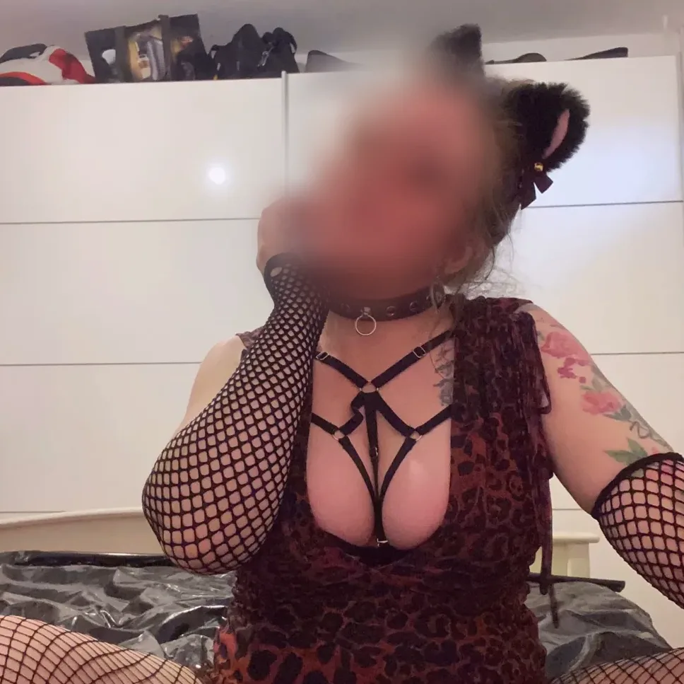 Amy, 27