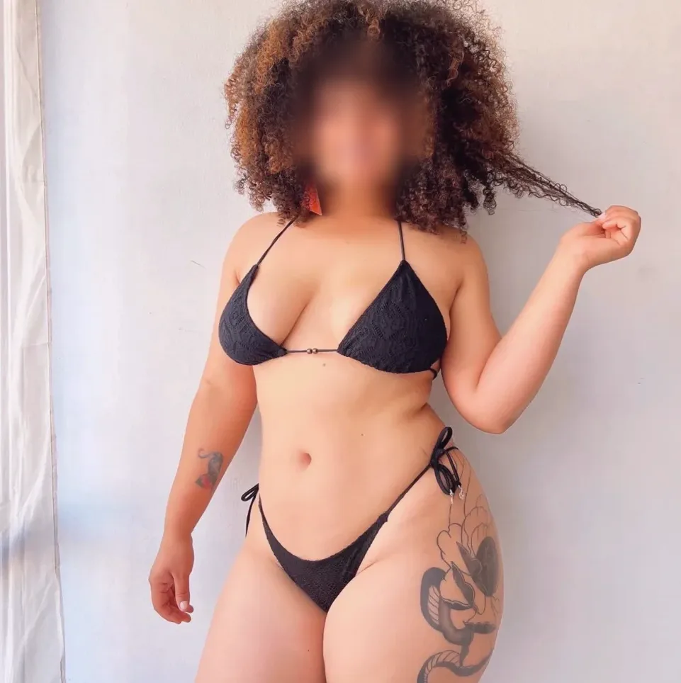 Cerys, 30