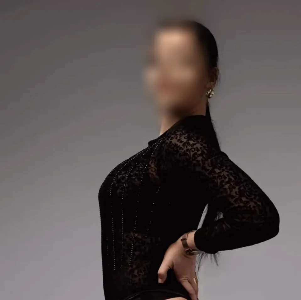 Saoirse, 24